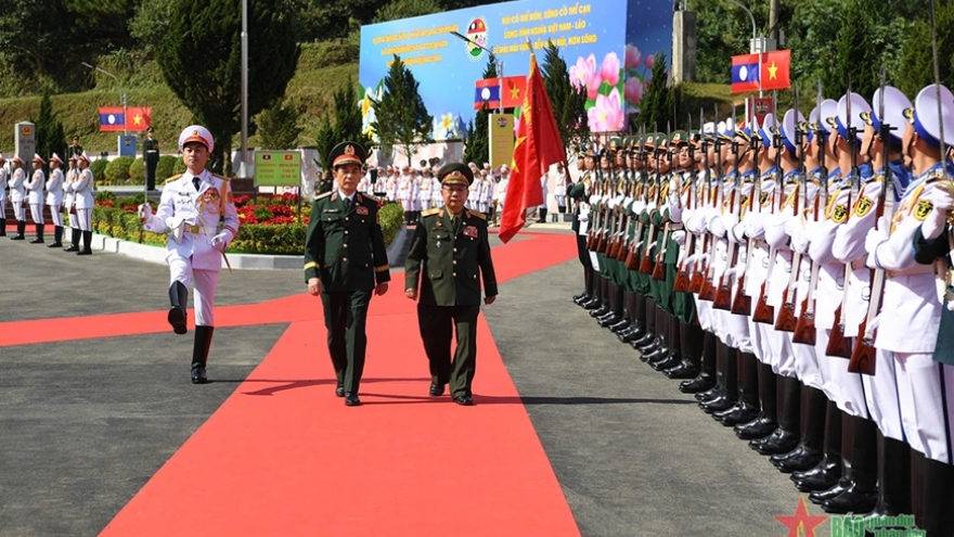 Vietnam and Laos hold second border defense friendship exchange